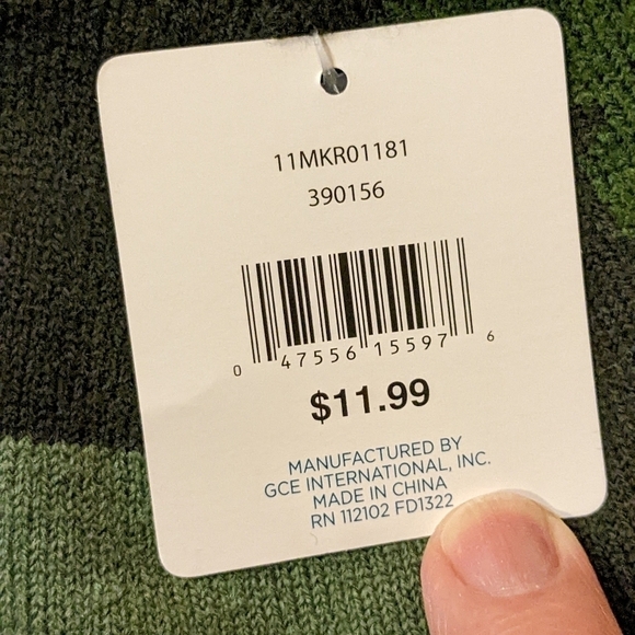 NEW Winter Essentials camo beanie hats One Size Lot Of 2 - Picture 3 of 5